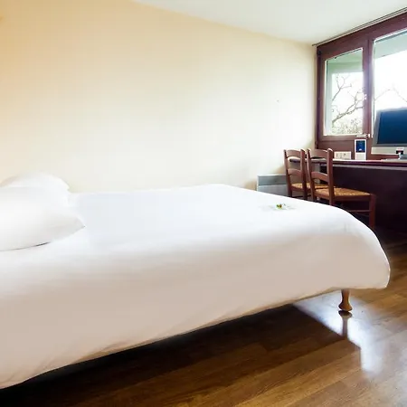 Nancy Sud Renovees Отель 3*